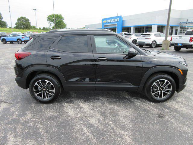 new 2025 Chevrolet TrailBlazer car, priced at $27,215