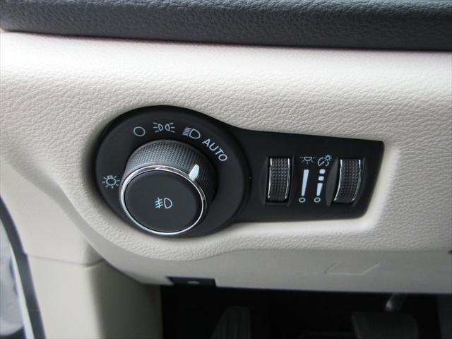 used 2023 Chrysler Pacifica car, priced at $25,600