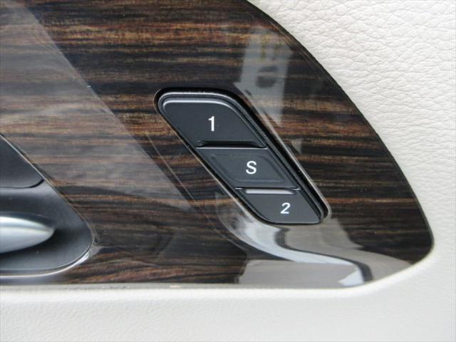 used 2023 Chrysler Pacifica car, priced at $25,600