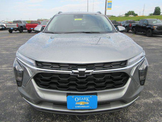 new 2025 Chevrolet Trax car, priced at $24,607