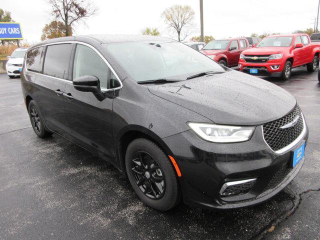 used 2023 Chrysler Pacifica car, priced at $25,920