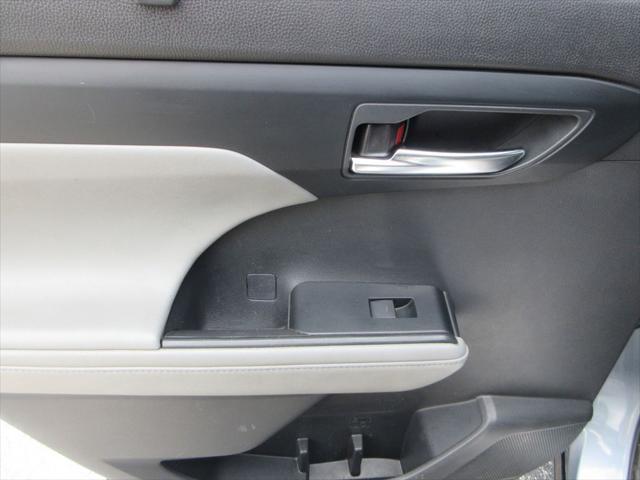 used 2020 Toyota Highlander car, priced at $22,800