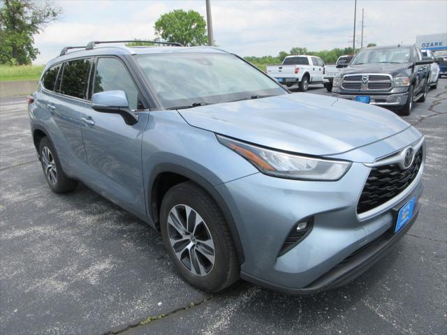 used 2020 Toyota Highlander car, priced at $22,800