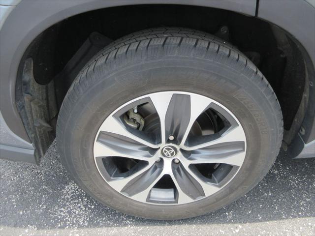 used 2020 Toyota Highlander car, priced at $22,800