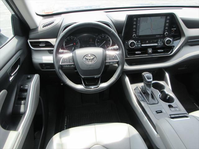 used 2020 Toyota Highlander car, priced at $22,800