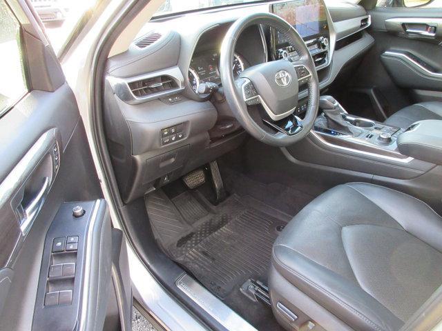 used 2022 Toyota Highlander car, priced at $36,800