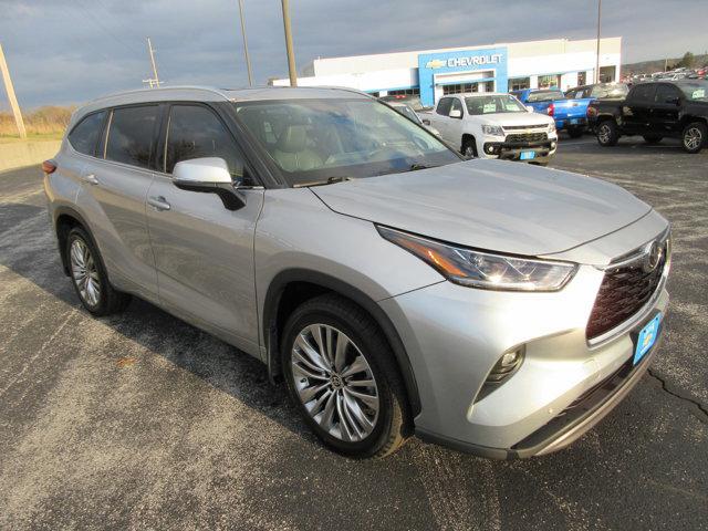 used 2022 Toyota Highlander car, priced at $36,800