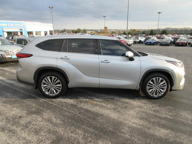 used 2022 Toyota Highlander car, priced at $36,800