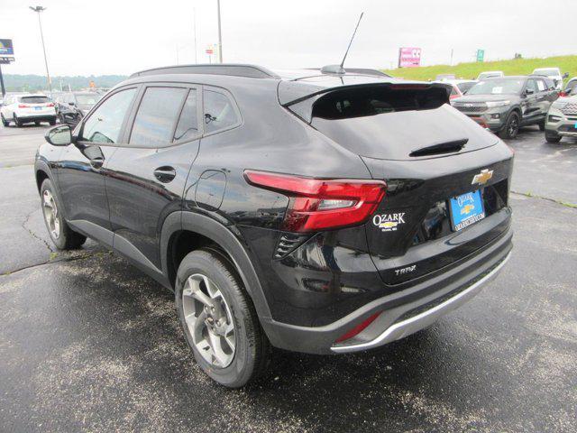 new 2025 Chevrolet Trax car, priced at $23,427