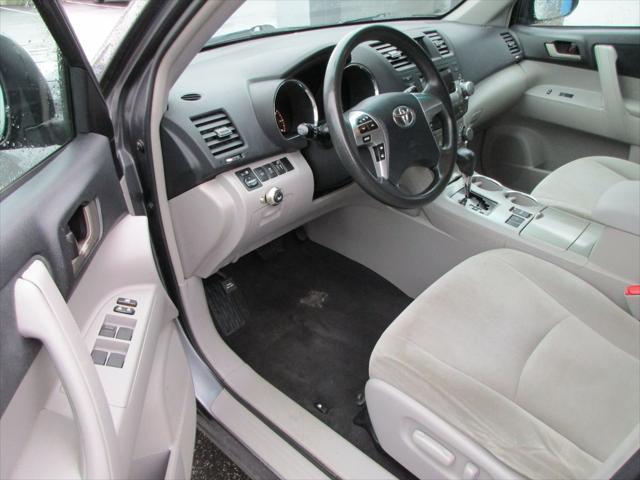 used 2011 Toyota Highlander car, priced at $6,400