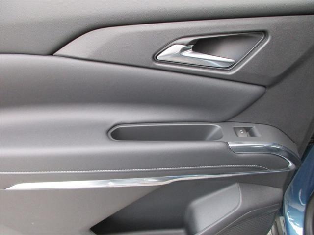 new 2025 Chevrolet Traverse car, priced at $43,744