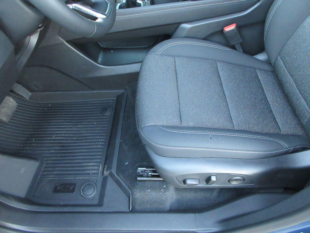 new 2026 Chevrolet Traverse car, priced at $45,236