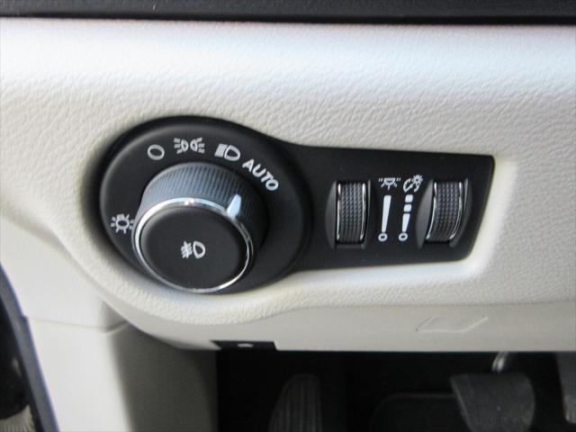 used 2020 Chrysler Pacifica car, priced at $9,600