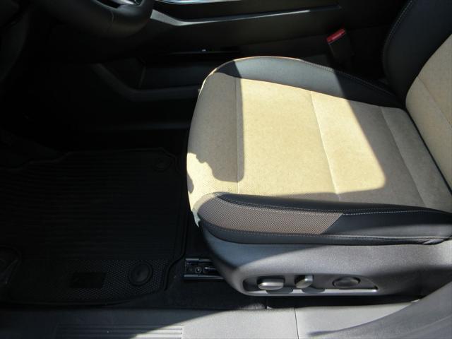 new 2026 Chevrolet Equinox car, priced at $33,100