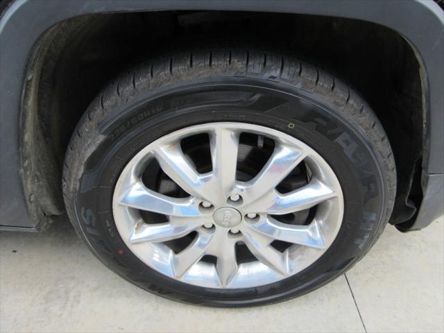 used 2016 Jeep Cherokee car, priced at $7,400