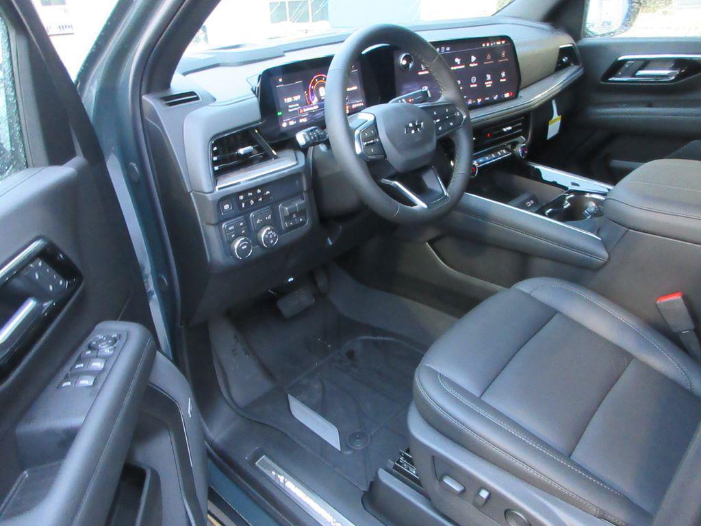 new 2025 Chevrolet Suburban car, priced at $77,300