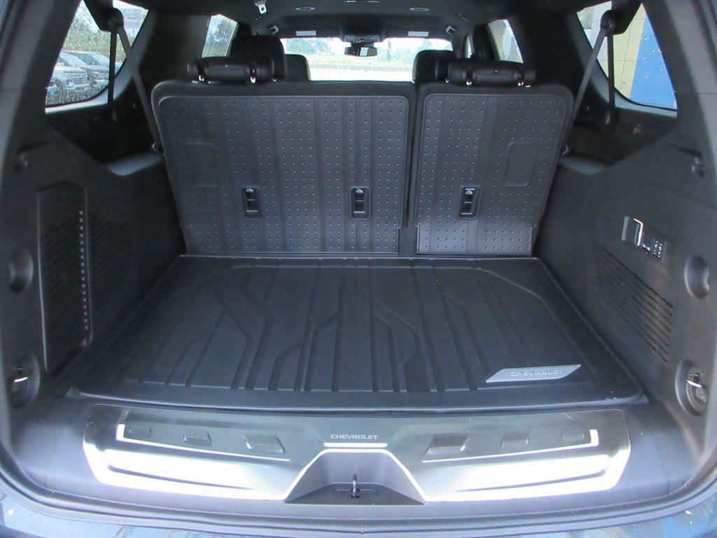 new 2025 Chevrolet Suburban car, priced at $77,300