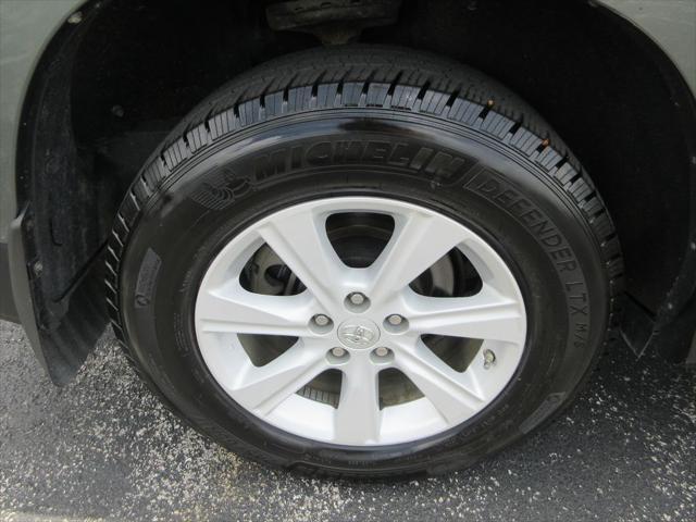used 2013 Toyota Highlander car, priced at $9,950
