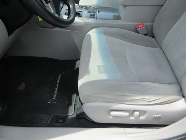 used 2013 Toyota Highlander car, priced at $9,950
