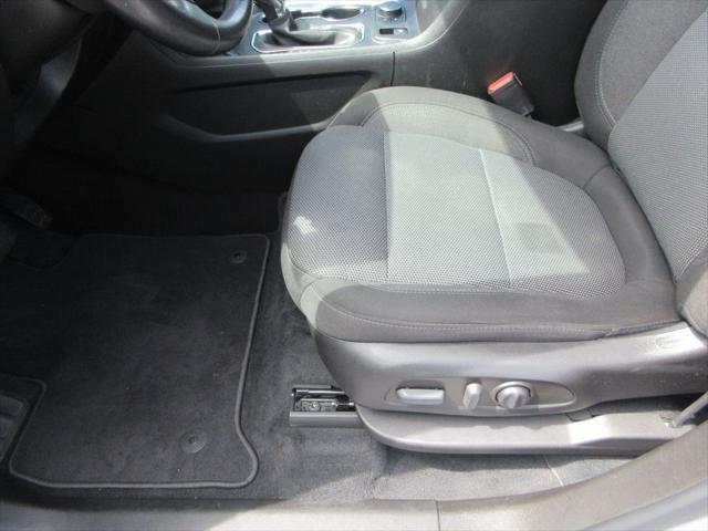 used 2022 Chevrolet Traverse car, priced at $28,868