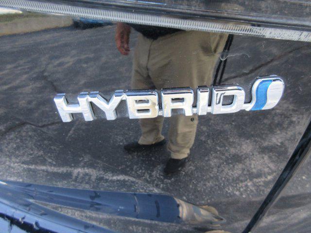 used 2021 Toyota Highlander Hybrid car, priced at $38,950