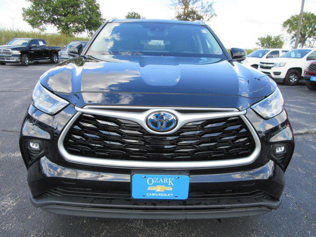 used 2021 Toyota Highlander Hybrid car, priced at $38,950