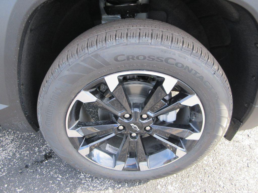 new 2026 Chevrolet Equinox car, priced at $31,952