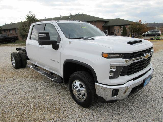 new 2025 Chevrolet Silverado 3500 car, priced at $65,999