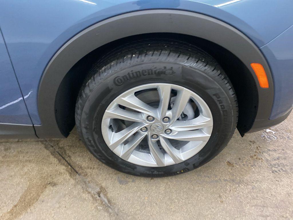 new 2025 Buick Envista car, priced at $23,788