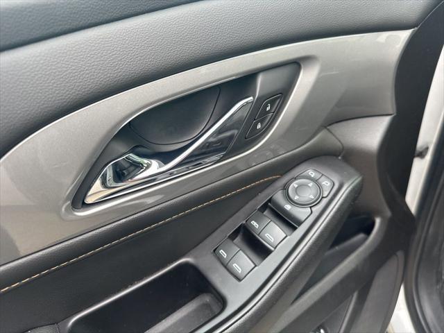 used 2020 Chevrolet Traverse car, priced at $19,999