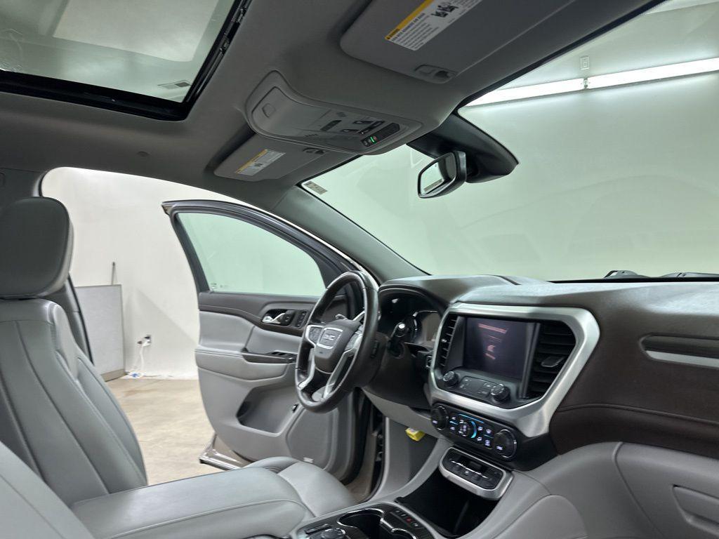 used 2022 GMC Acadia car, priced at $26,899