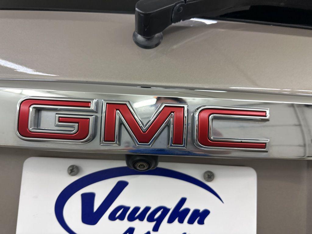 used 2022 GMC Acadia car, priced at $26,899