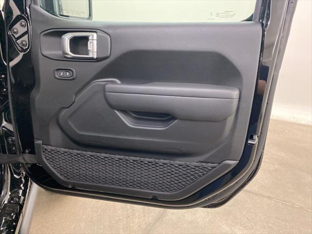 new 2025 Jeep Wrangler car, priced at $47,827