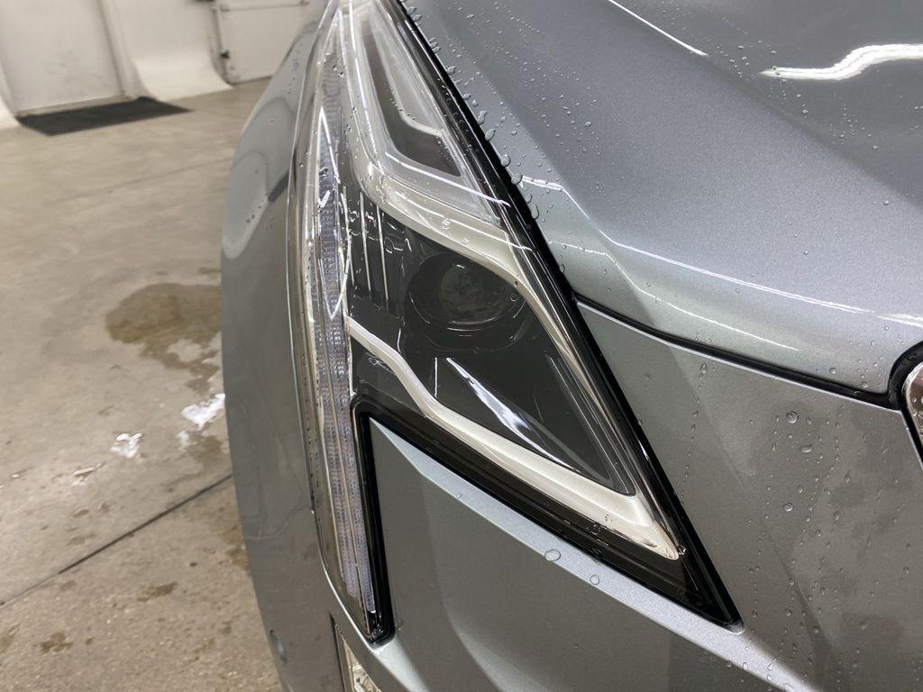 new 2025 Cadillac XT5 car, priced at $52,765