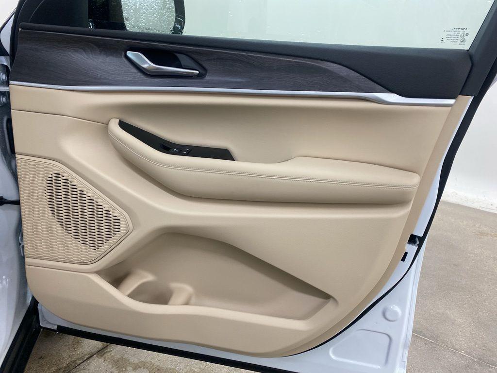 new 2025 Jeep Grand Cherokee L car, priced at $47,640