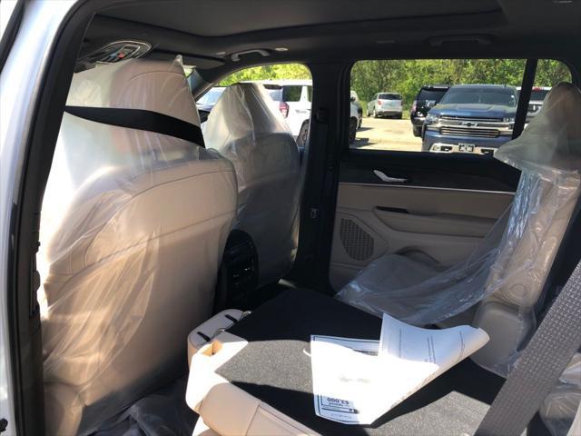 new 2025 Jeep Grand Cherokee L car, priced at $50,186