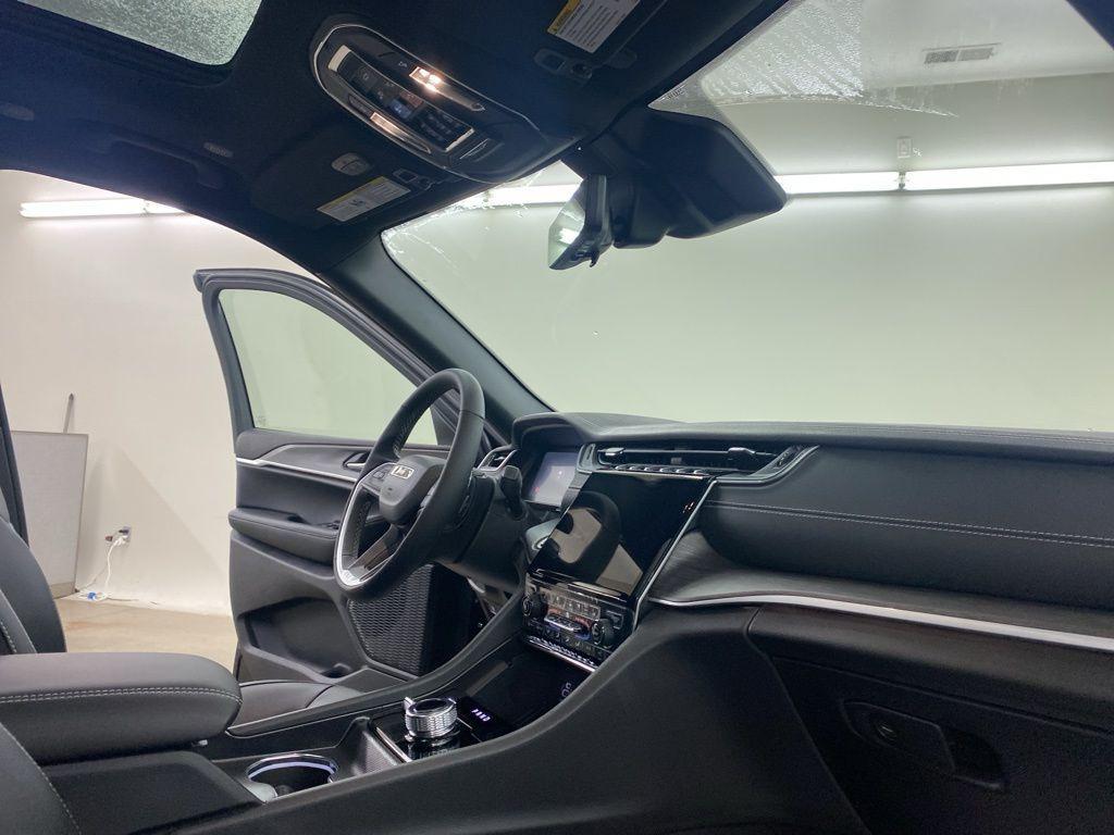 new 2025 Jeep Grand Cherokee L car, priced at $52,160