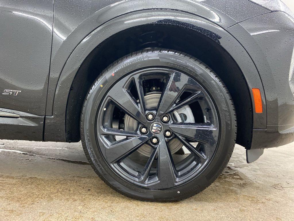 new 2025 Buick Envision car, priced at $37,483