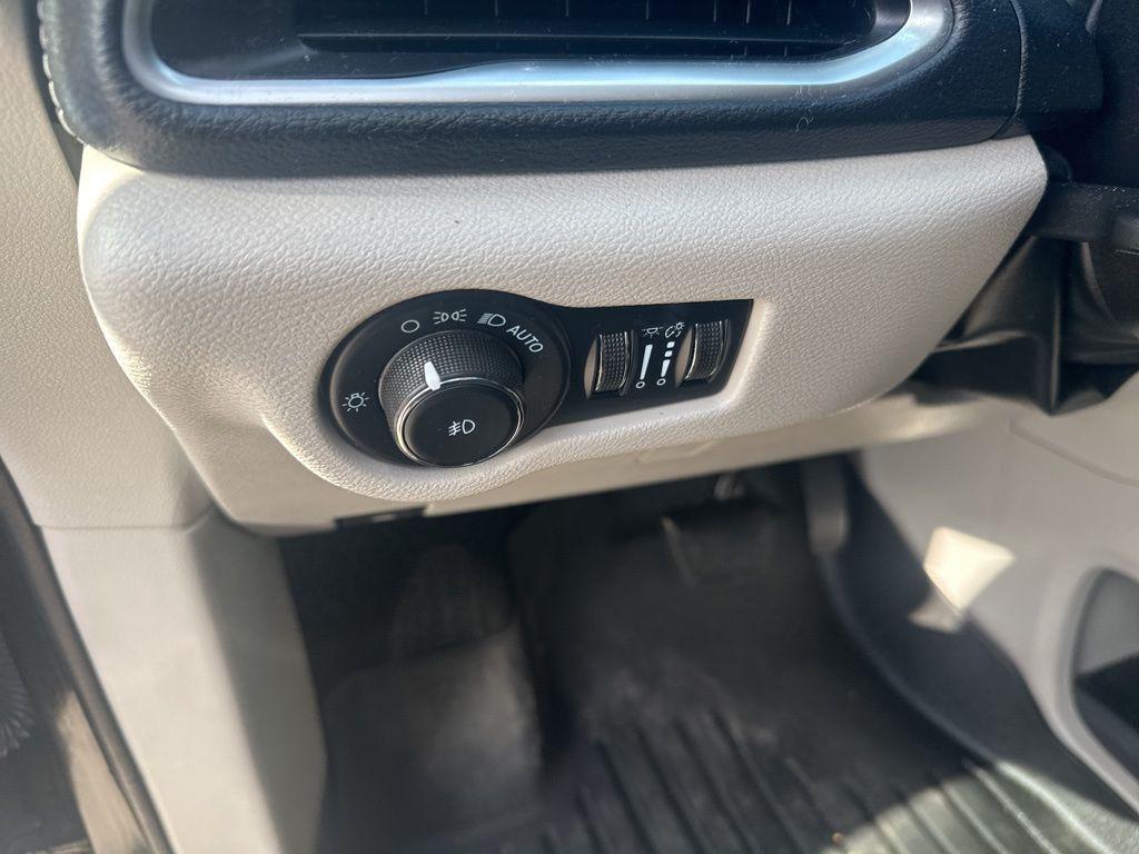 used 2022 Chrysler Pacifica car, priced at $37,999