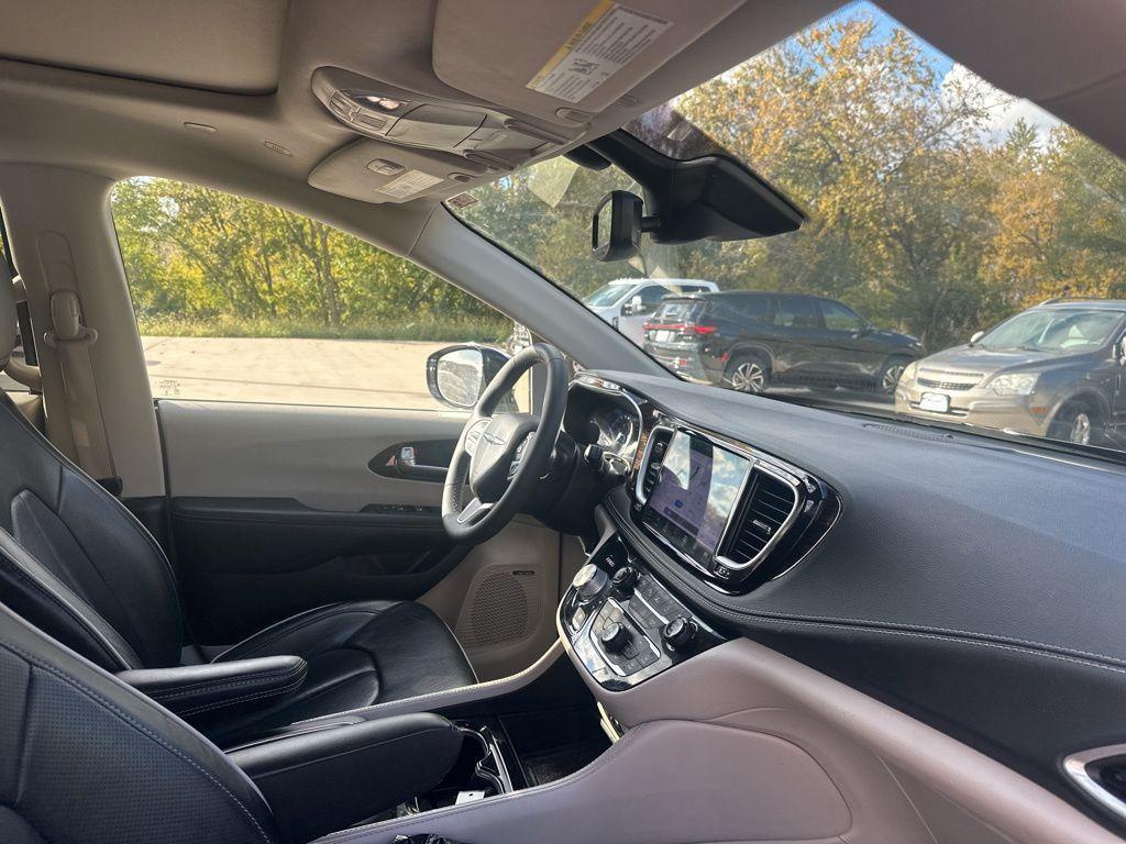 used 2022 Chrysler Pacifica car, priced at $37,999