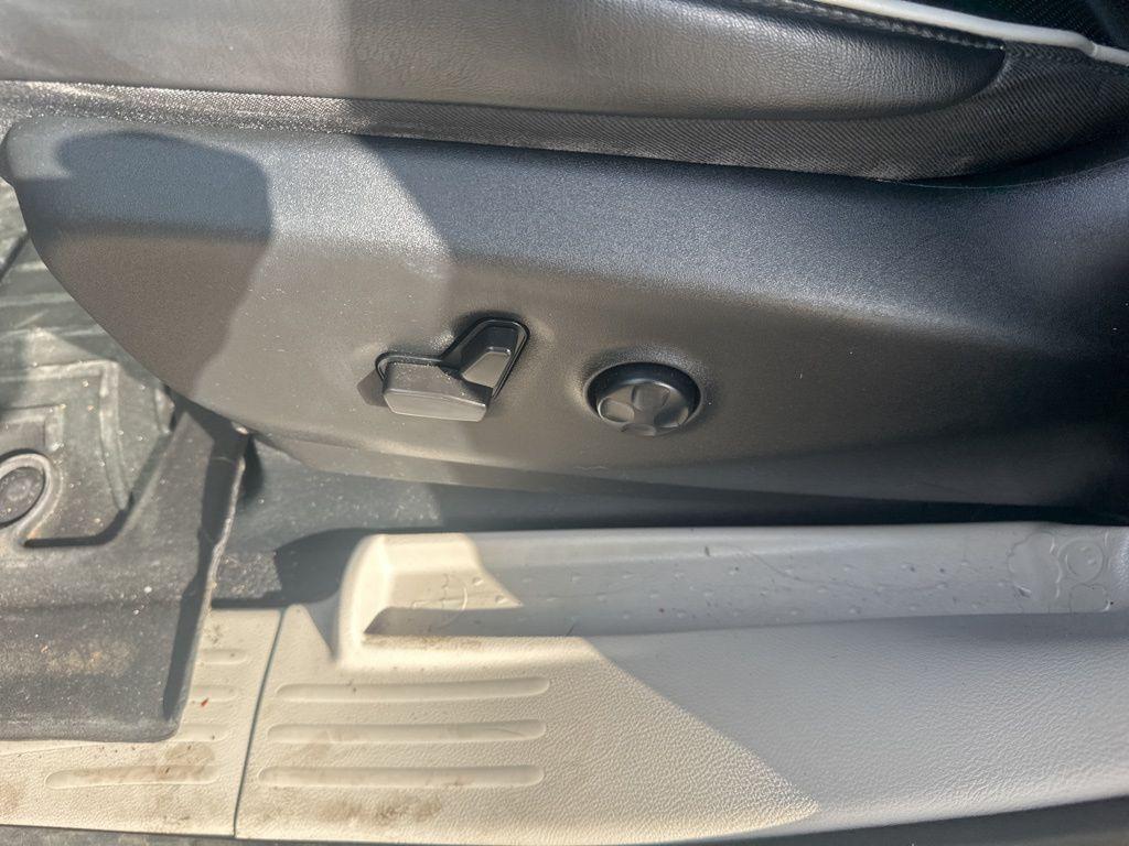 used 2022 Chrysler Pacifica car, priced at $37,999