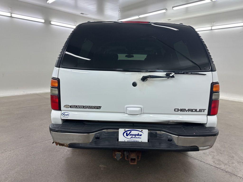 used 2005 Chevrolet Suburban car, priced at $6,000