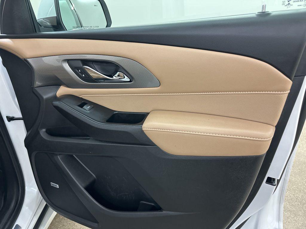 used 2023 Chevrolet Traverse car, priced at $39,999