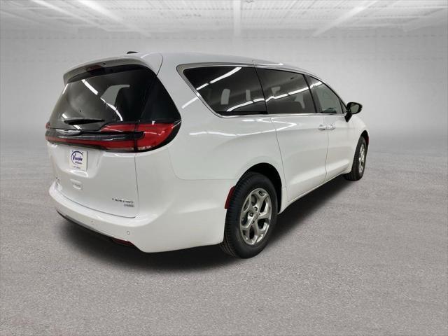 new 2024 Chrysler Pacifica car, priced at $42,684