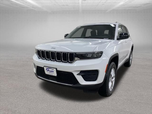 new 2025 Jeep Grand Cherokee car, priced at $37,175