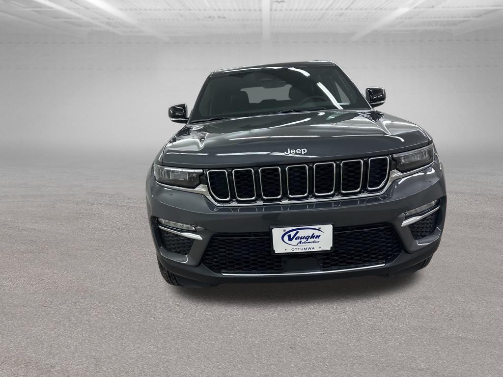 new 2025 Jeep Grand Cherokee car, priced at $41,250