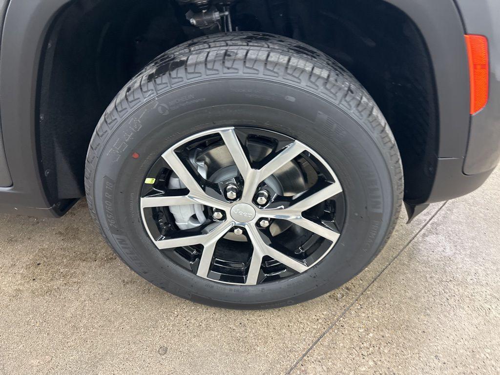 new 2025 Jeep Grand Cherokee car, priced at $41,250