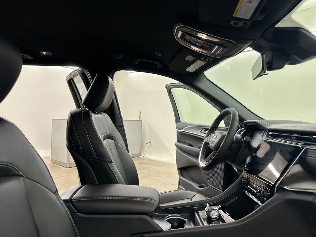 new 2025 Jeep Grand Cherokee car, priced at $41,250