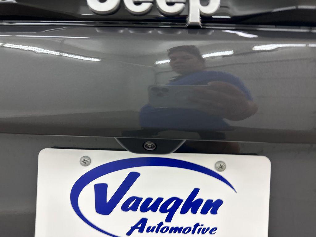 new 2025 Jeep Grand Cherokee car, priced at $41,250