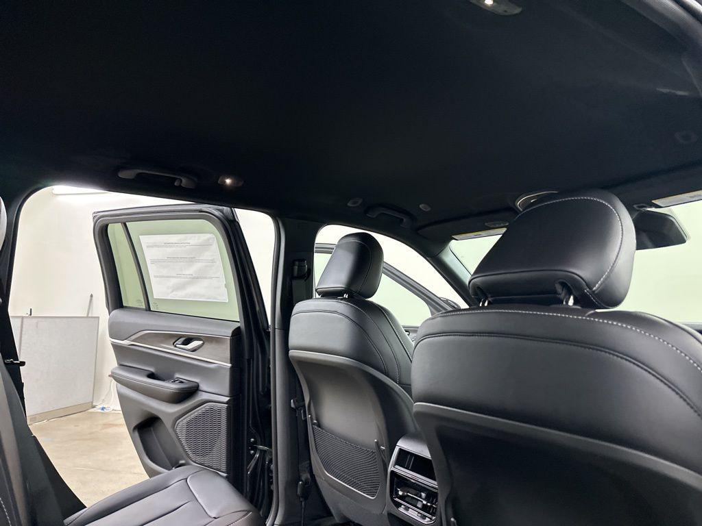new 2025 Jeep Grand Cherokee car, priced at $41,250